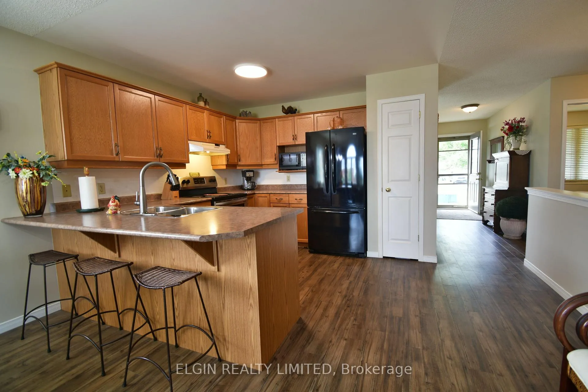 Photo 10 of 22 Axford Parkway, St. Thomas — HOMEH