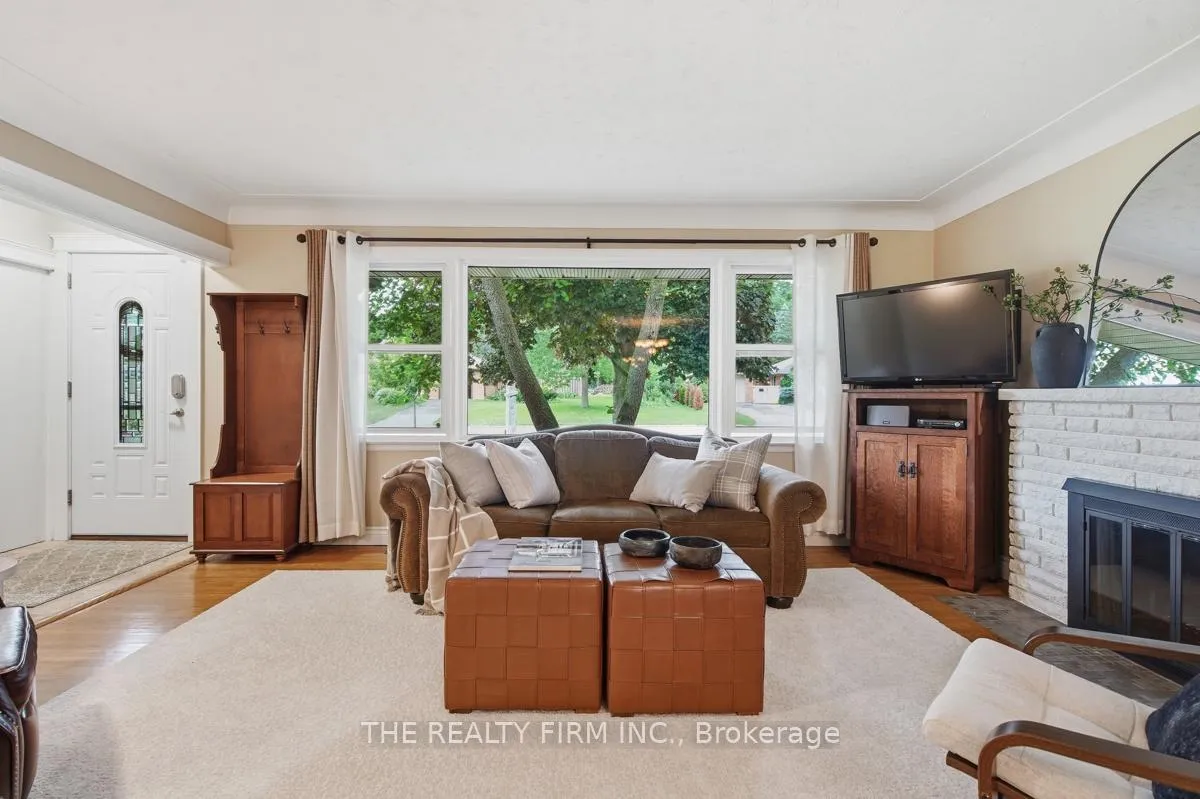 Photo 7 of 473 Pinetree Drive, London, North P — HOMEH