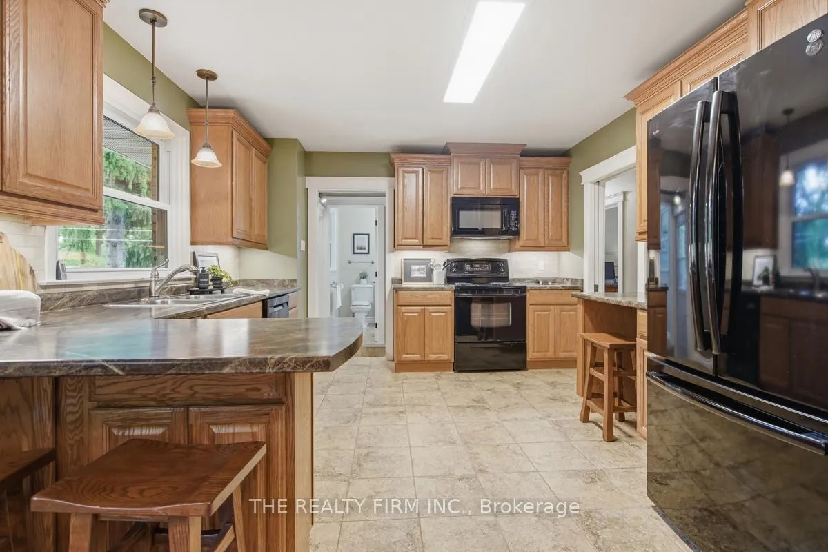 Photo 12 of 473 Pinetree Drive, London, North P — HOMEH
