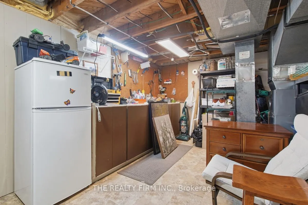 Photo 33 of 473 Pinetree Drive, London, North P — HOMEH