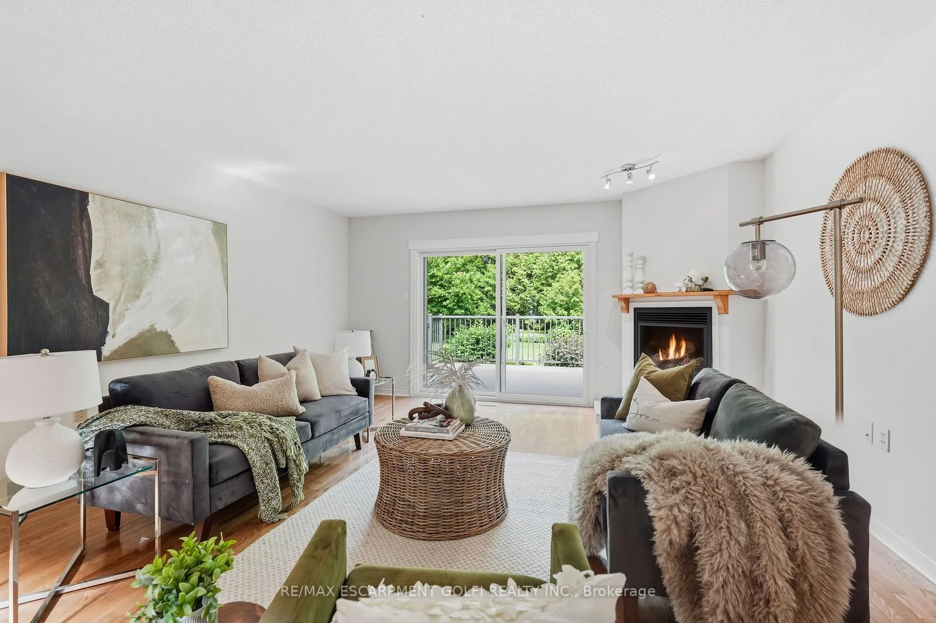 Photo 9 of Unit 7, 375 Book Road, Grimsby, Grimsby Beach — HOMEH