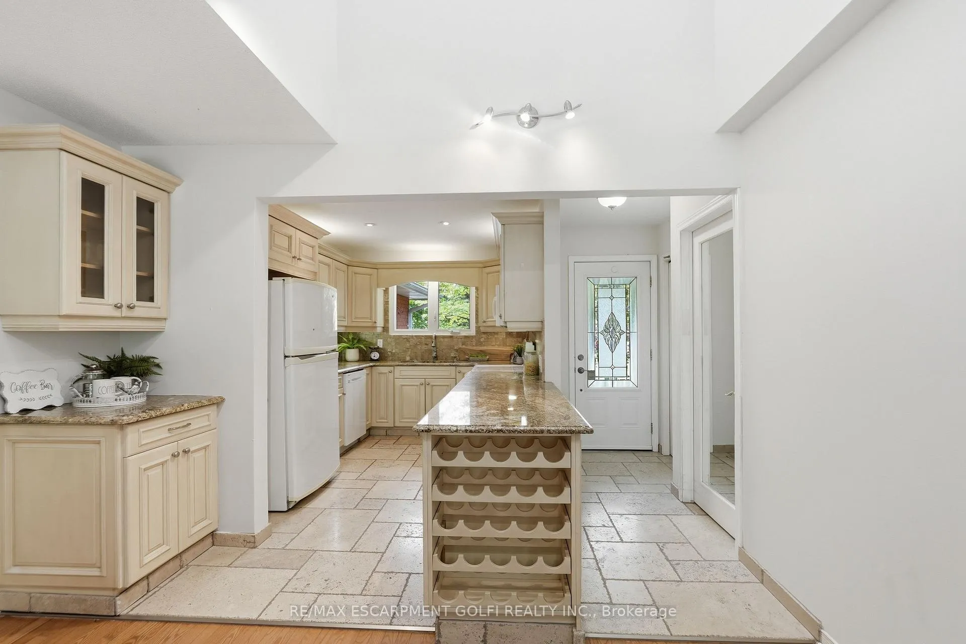Photo 13 of Unit 7, 375 Book Road, Grimsby, Grimsby Beach — HOMEH