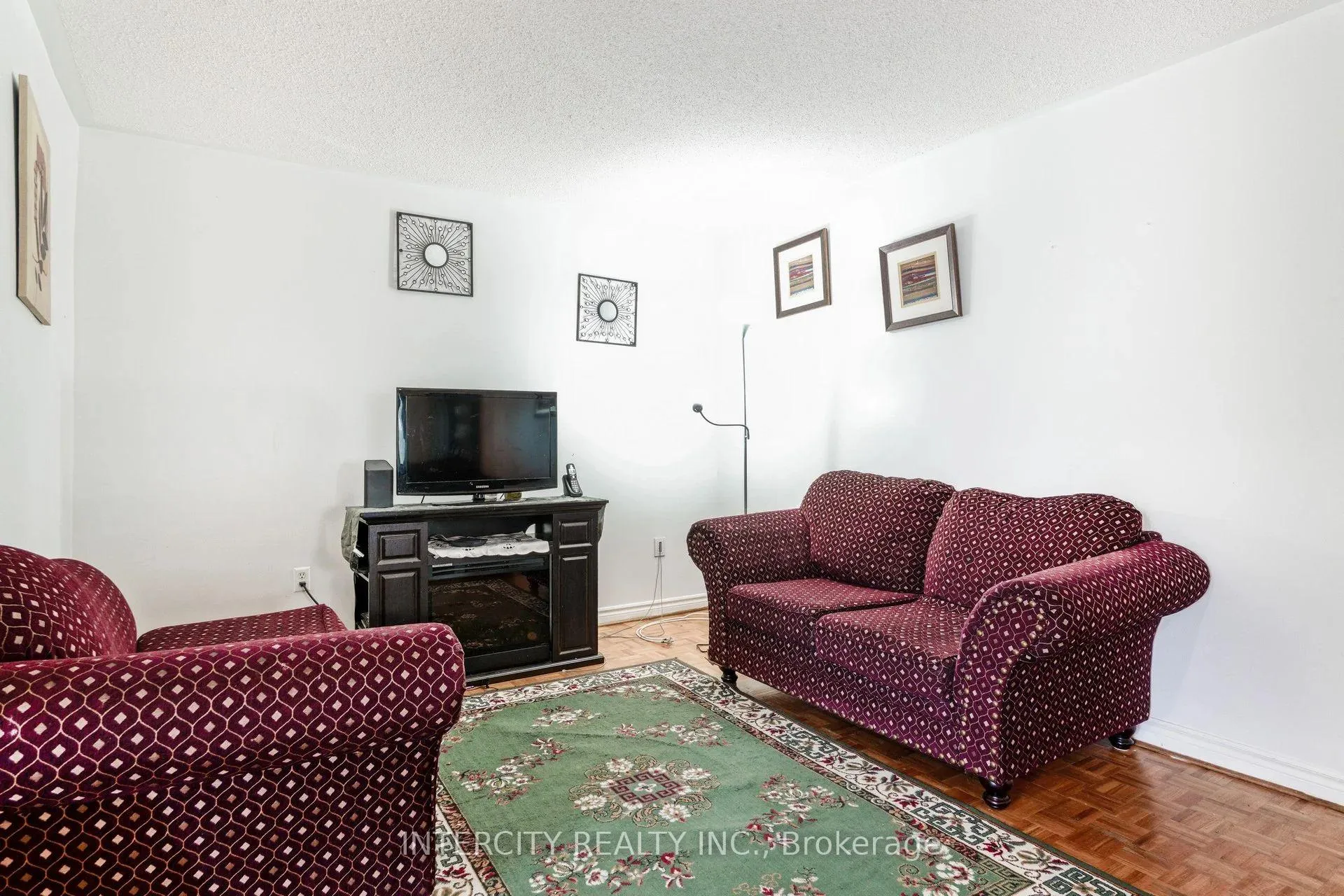 Photo 7 of 159 Pressed Brick Drive, Brampton, Brampton North — HOMEH