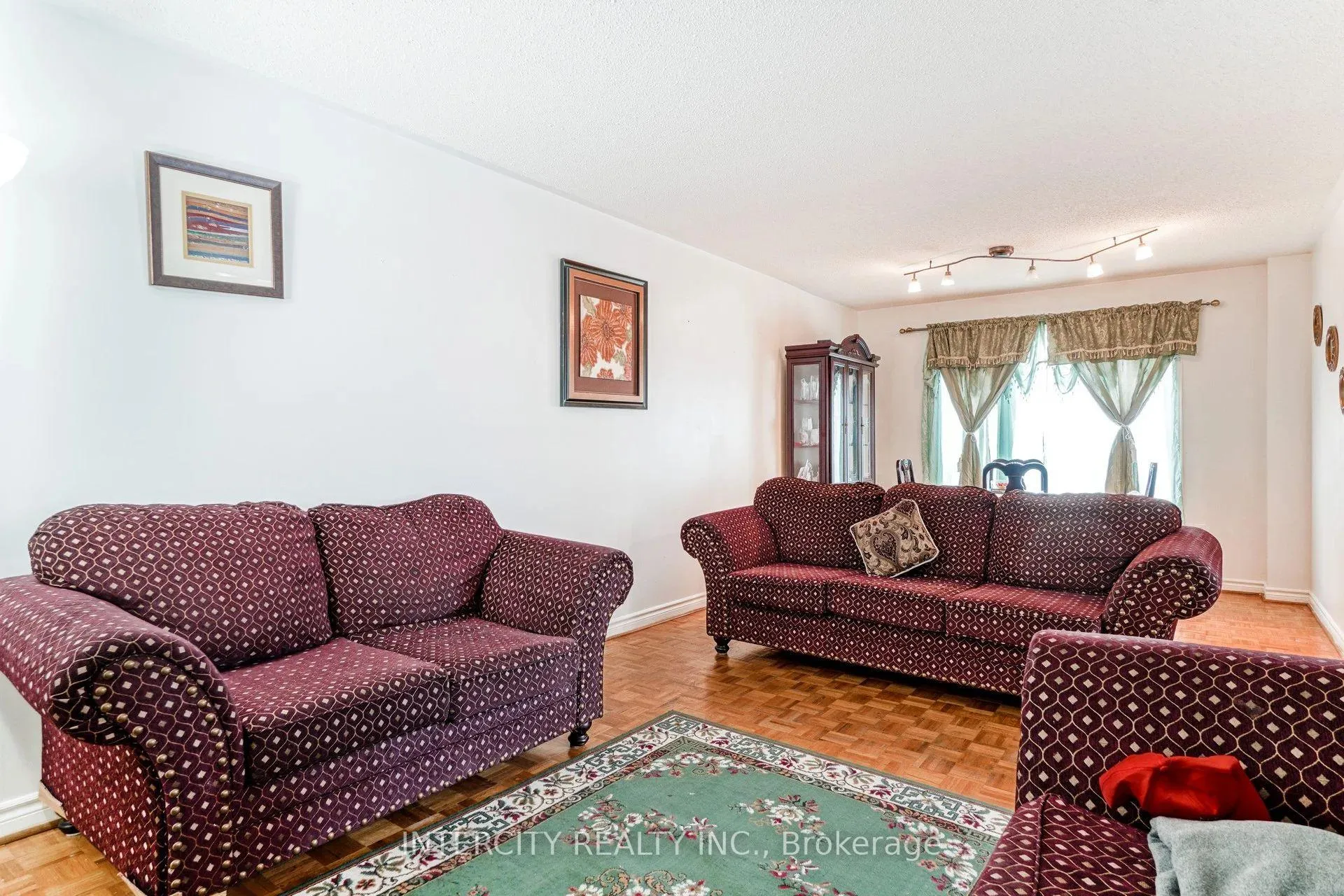 Photo 9 of 159 Pressed Brick Drive, Brampton, Brampton North — HOMEH