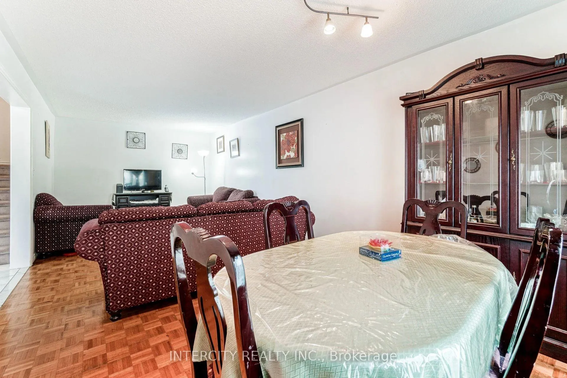 Photo 12 of 159 Pressed Brick Drive, Brampton, Brampton North — HOMEH