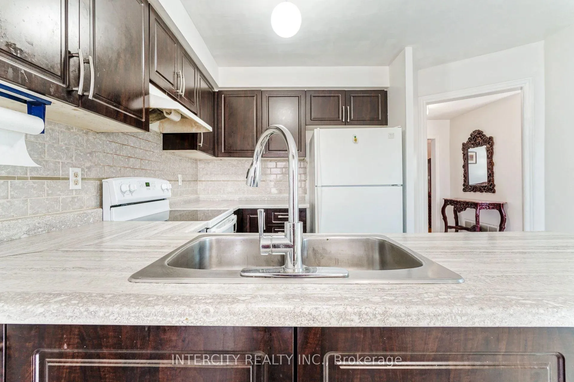 Photo 18 of 159 Pressed Brick Drive, Brampton, Brampton North — HOMEH