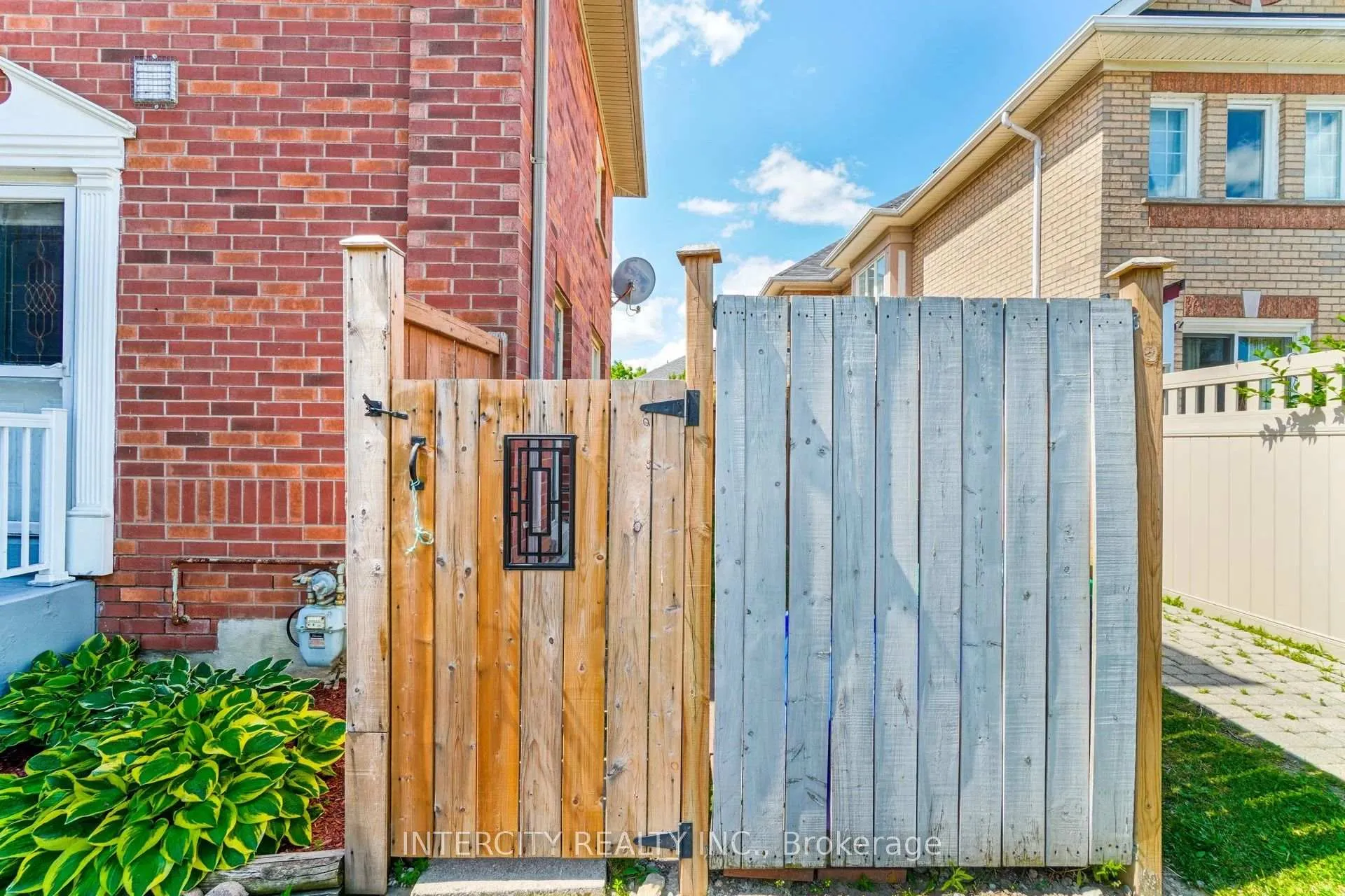 Photo 35 of 159 Pressed Brick Drive, Brampton, Brampton North — HOMEH
