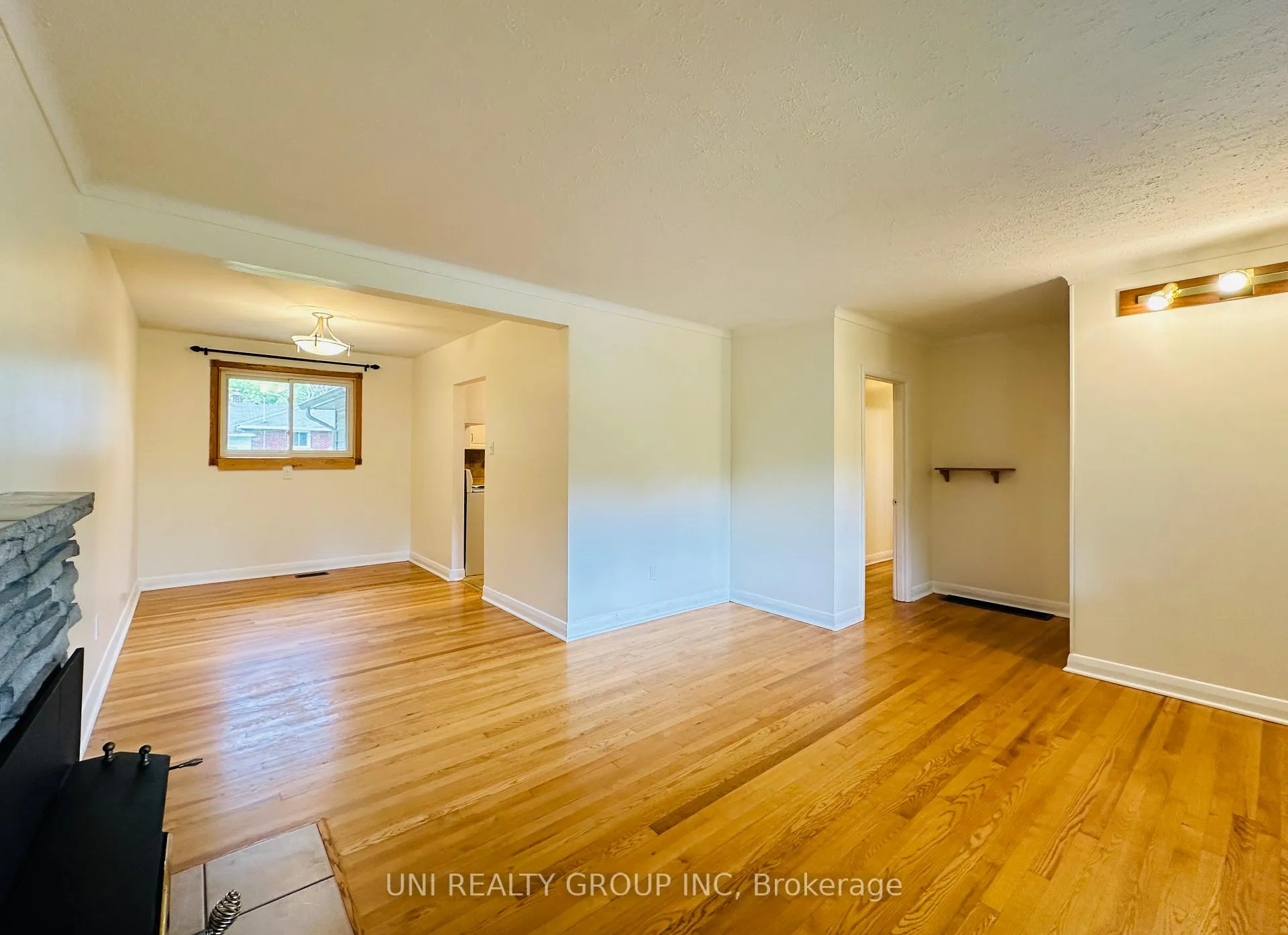 Photo 16 of 77 Meadowlands Drive, Ottawa, Meadowlands/St. Claire Gardens — HOMEH