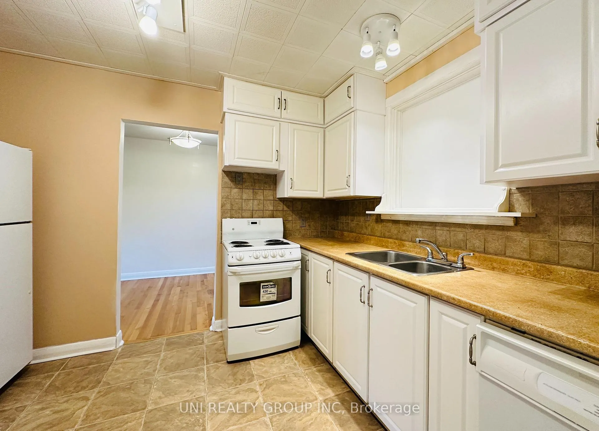 Photo 19 of 77 Meadowlands Drive, Ottawa, Meadowlands/St. Claire Gardens — HOMEH