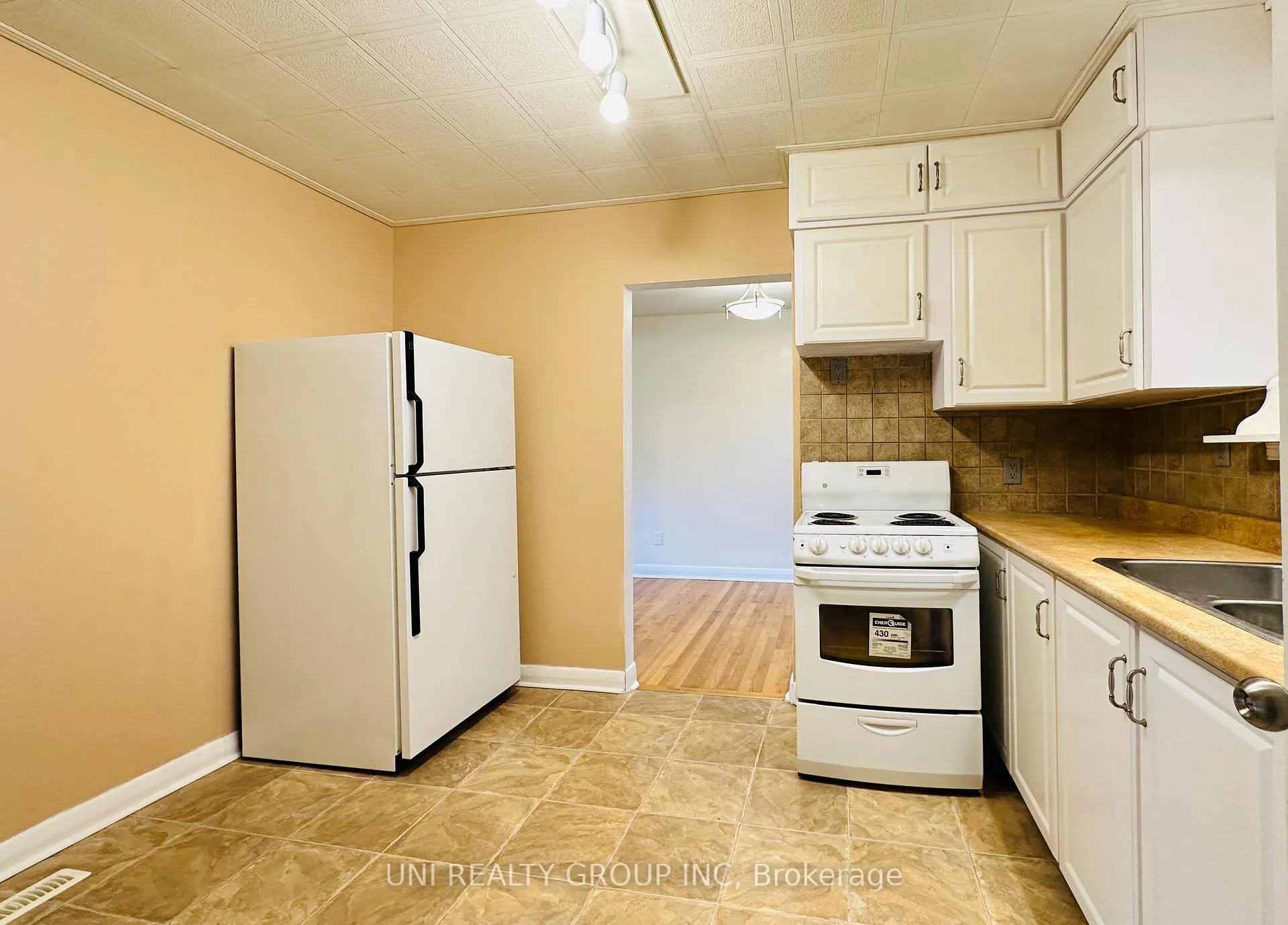 Photo 21 of 77 Meadowlands Drive, Ottawa, Meadowlands/St. Claire Gardens — HOMEH