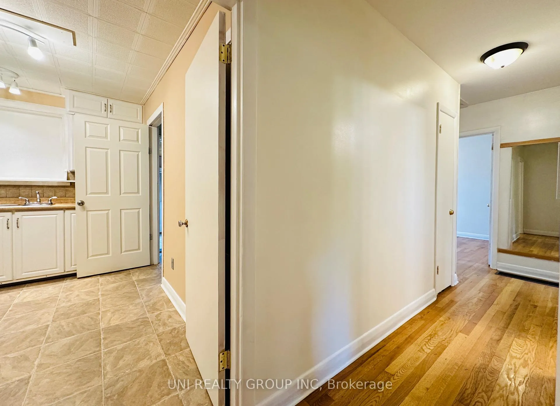 Photo 22 of 77 Meadowlands Drive, Ottawa, Meadowlands/St. Claire Gardens — HOMEH