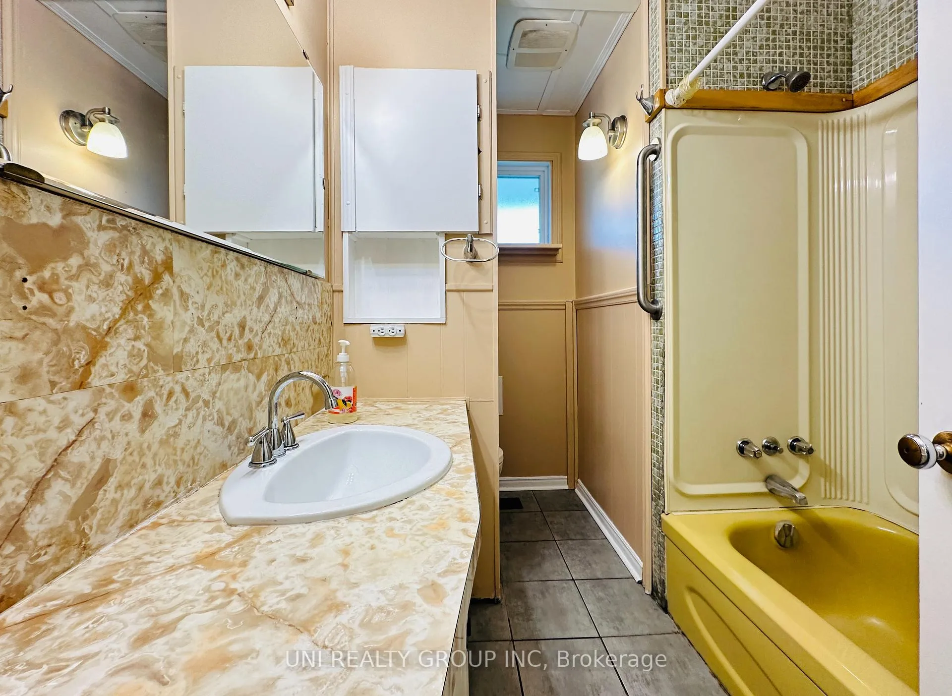 Photo 24 of 77 Meadowlands Drive, Ottawa, Meadowlands/St. Claire Gardens — HOMEH