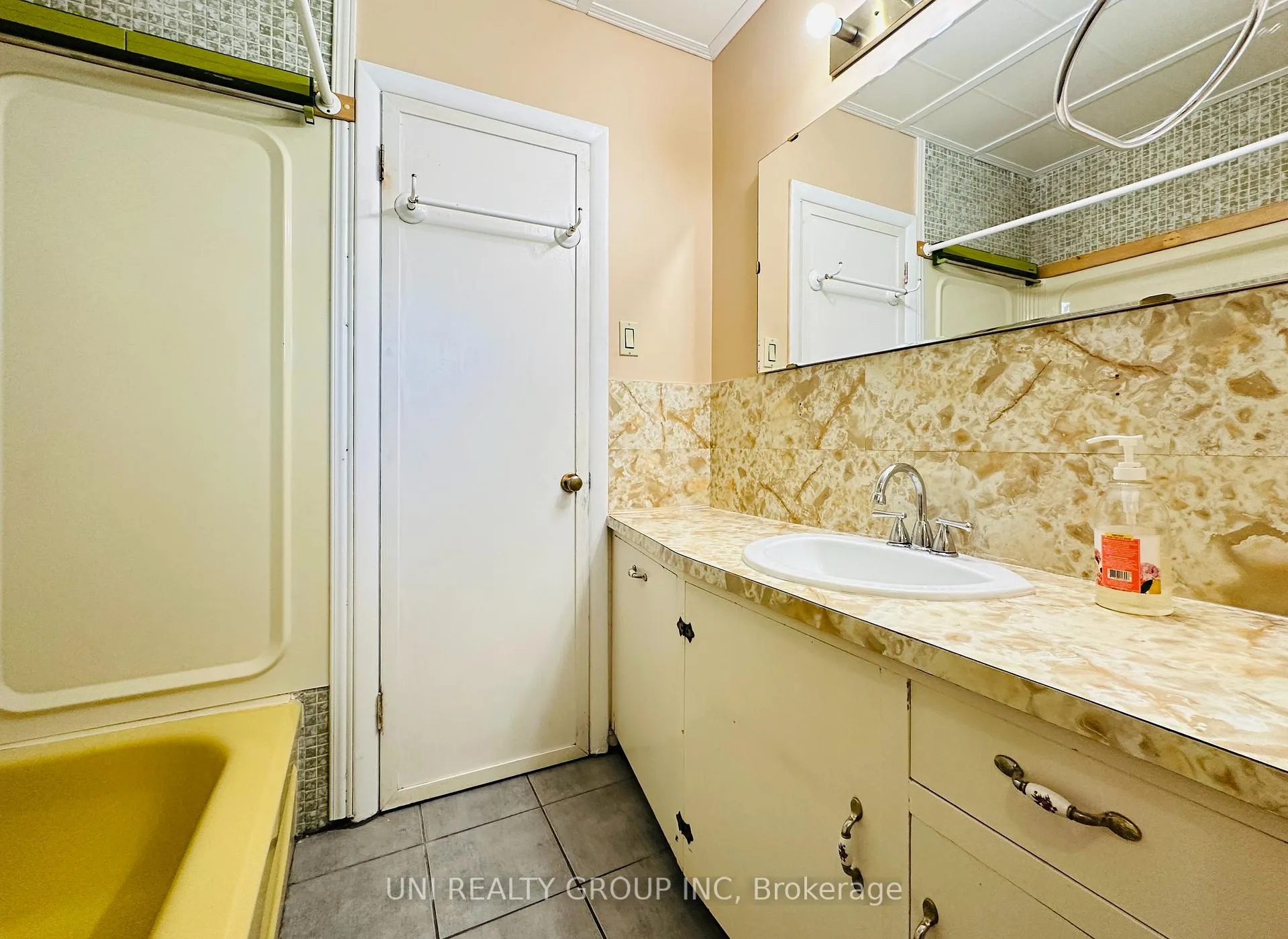 Photo 26 of 77 Meadowlands Drive, Ottawa, Meadowlands/St. Claire Gardens — HOMEH