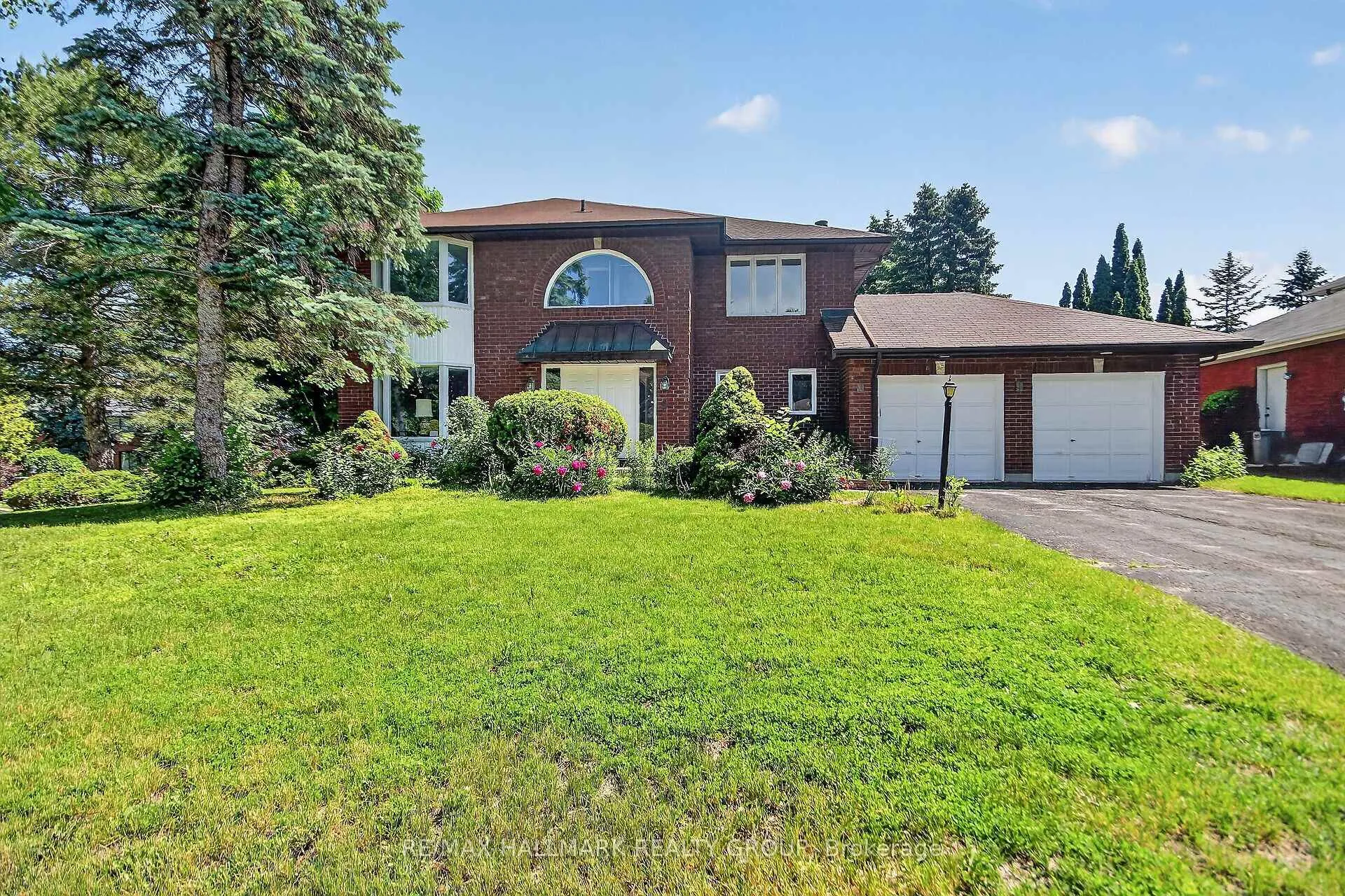 Photo 1 of 9 Halldorson Crescent, Ottawa, Kanata - Kanata Lakes/Heritage Hills — HOMEH