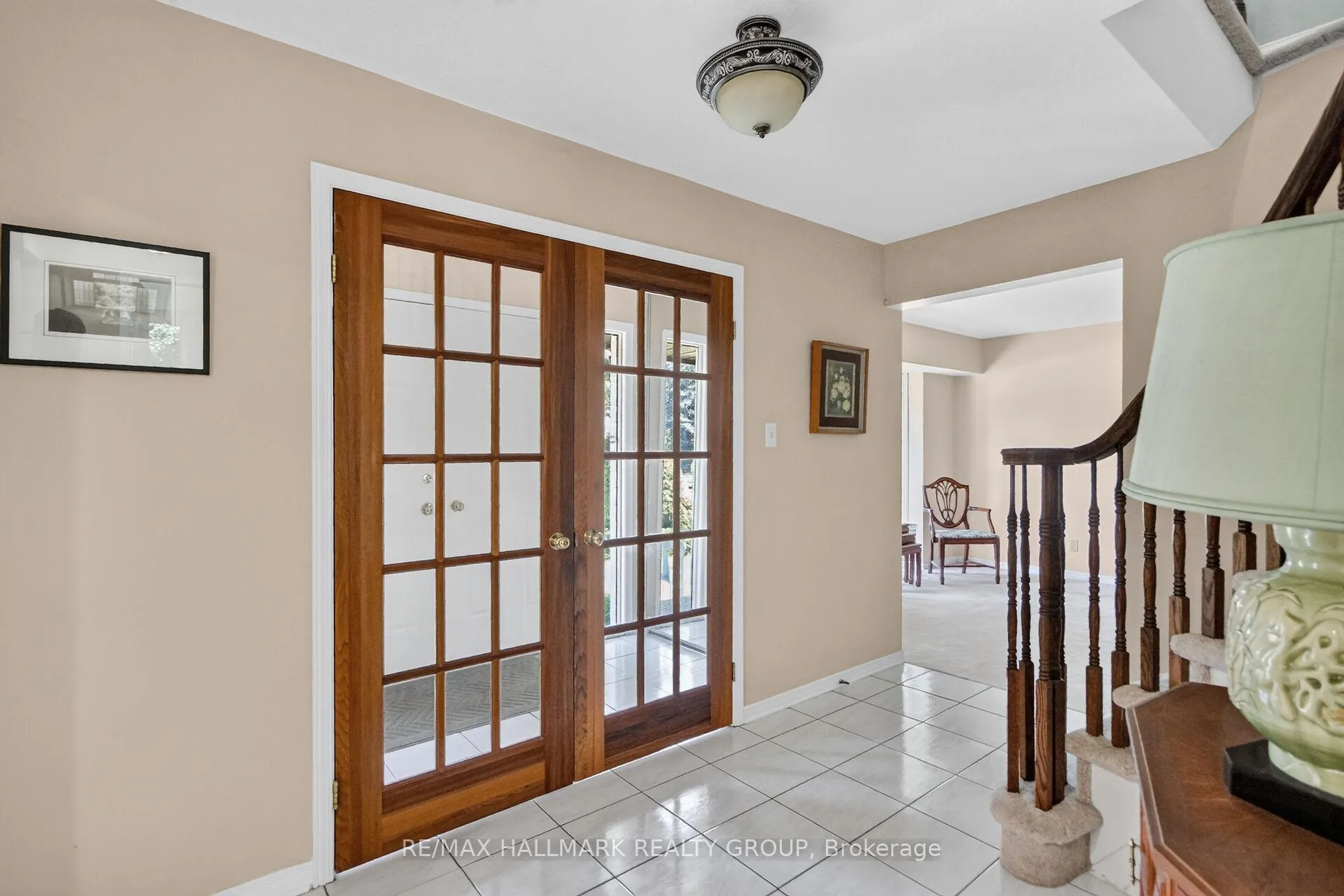 Photo 3 of 9 Halldorson Crescent, Ottawa, Kanata - Kanata Lakes/Heritage Hills — HOMEH