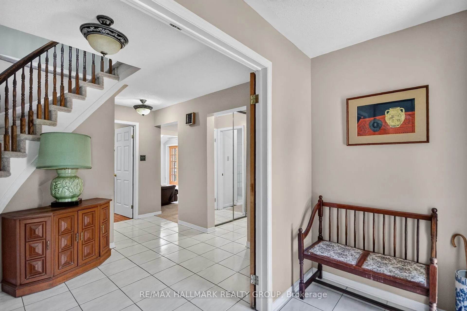 Photo 5 of 9 Halldorson Crescent, Ottawa, Kanata - Kanata Lakes/Heritage Hills — HOMEH