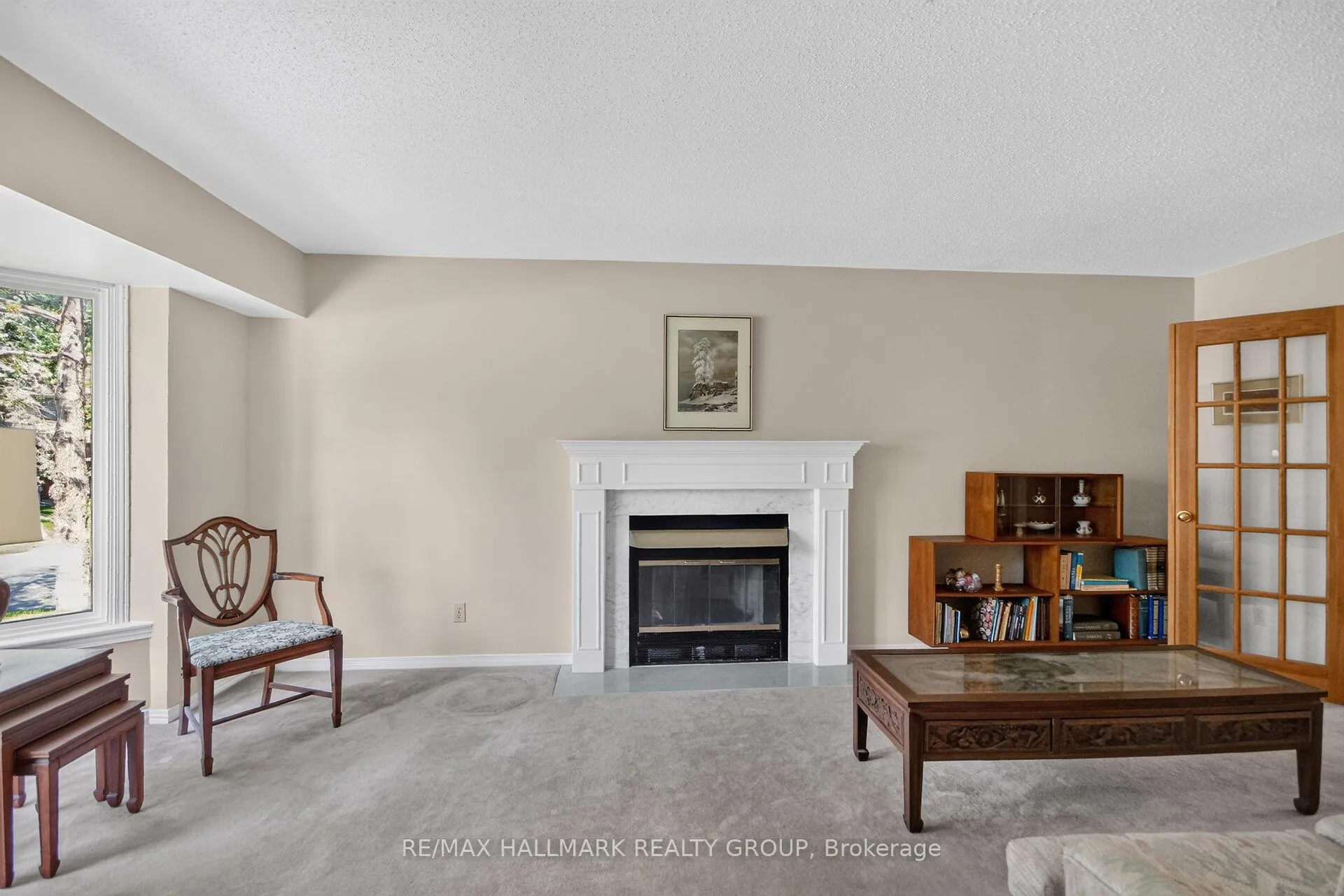 Photo 8 of 9 Halldorson Crescent, Ottawa, Kanata - Kanata Lakes/Heritage Hills — HOMEH