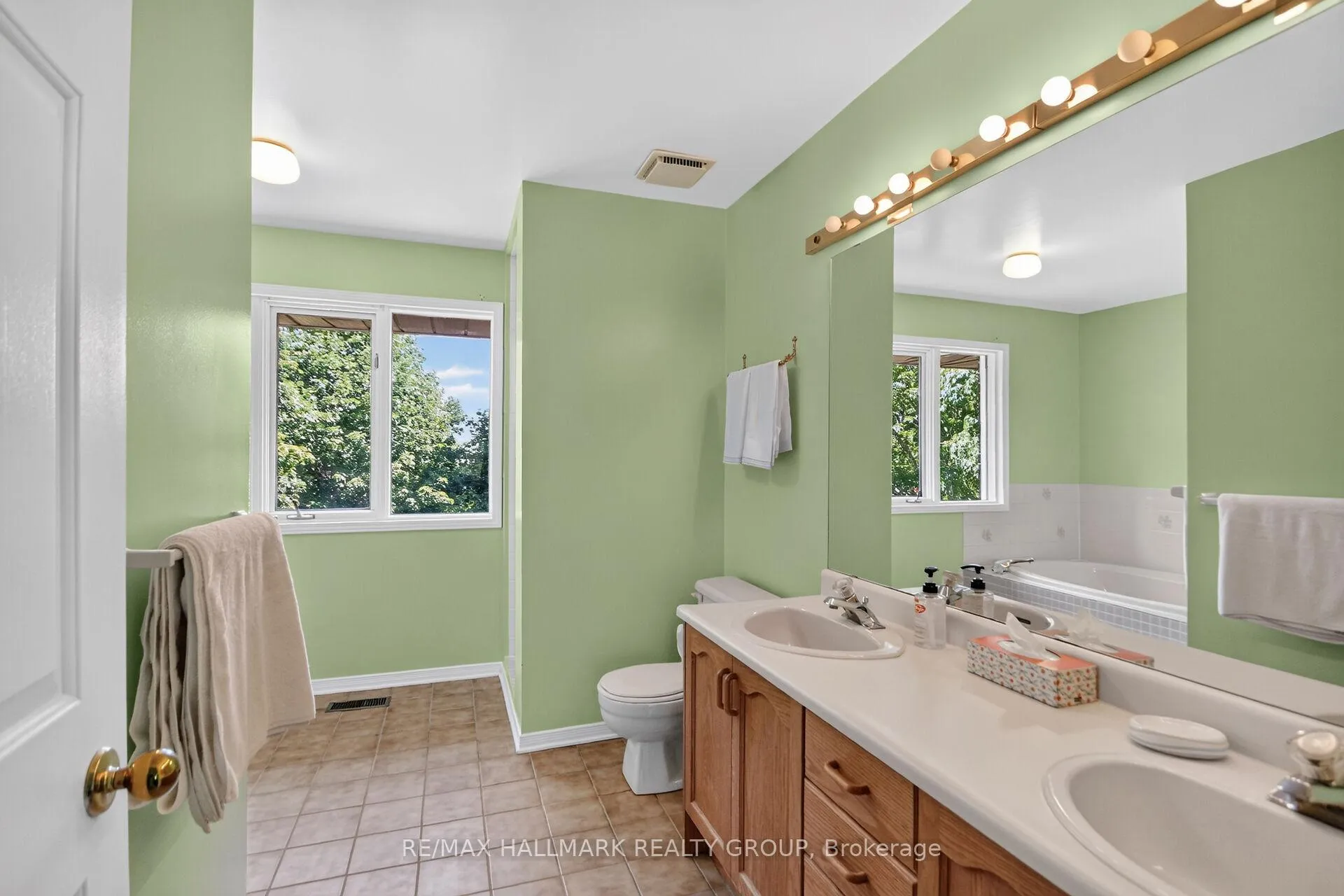 Photo 28 of 9 Halldorson Crescent, Ottawa, Kanata - Kanata Lakes/Heritage Hills — HOMEH