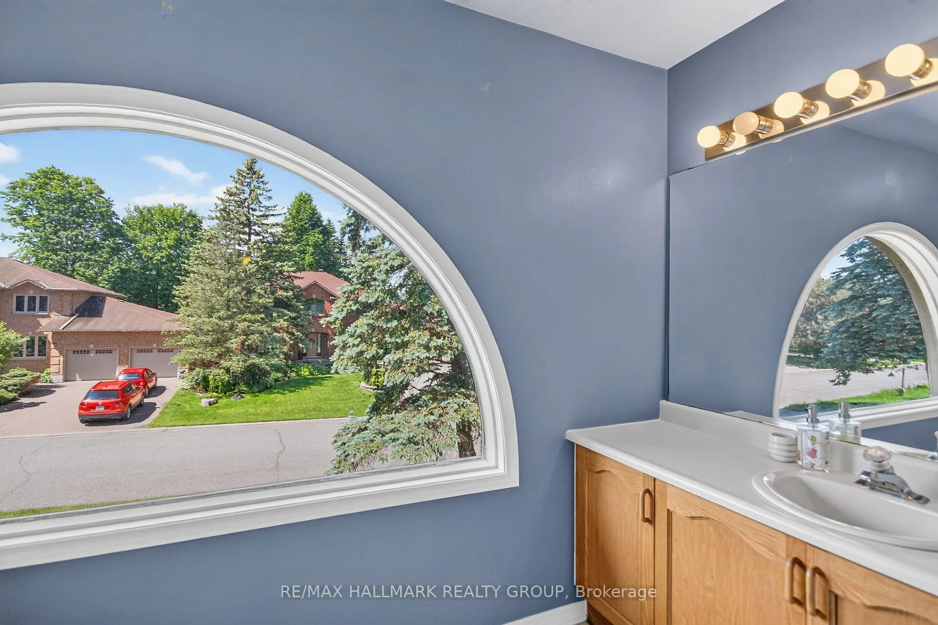 Photo 31 of 9 Halldorson Crescent, Ottawa, Kanata - Kanata Lakes/Heritage Hills — HOMEH