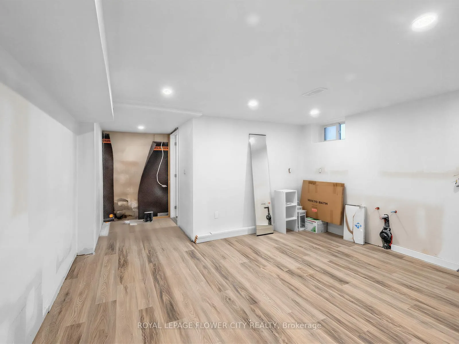 Photo 28 of 52 Gillespie Avenue, Toronto, Weston-Pellam Park — HOMEH