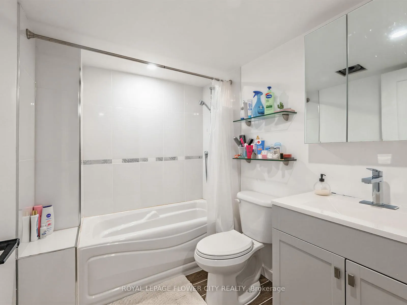 Photo 29 of 52 Gillespie Avenue, Toronto, Weston-Pellam Park — HOMEH