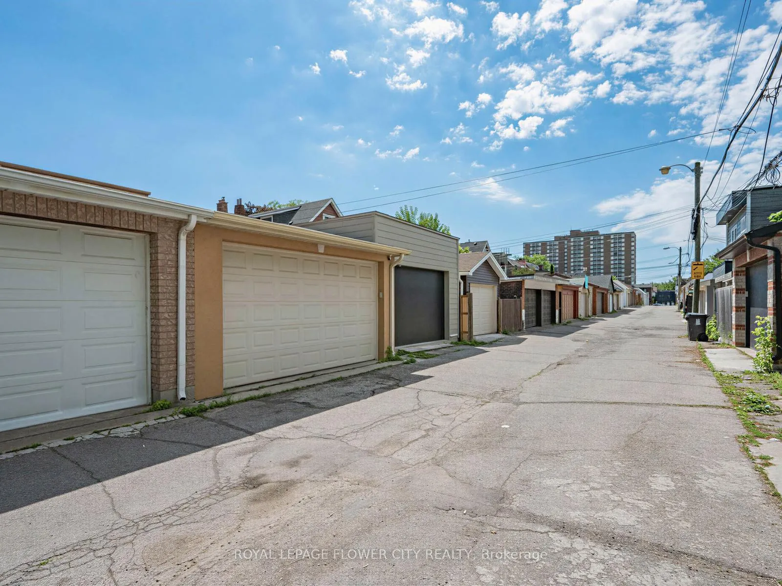 Photo 33 of 52 Gillespie Avenue, Toronto, Weston-Pellam Park — HOMEH