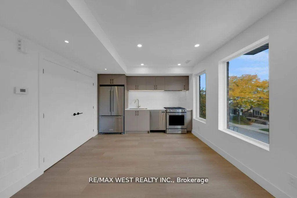 Photo 9 of Unit C, 502 Atlas Avenue, Toronto, Oakwood Village — HOMEH