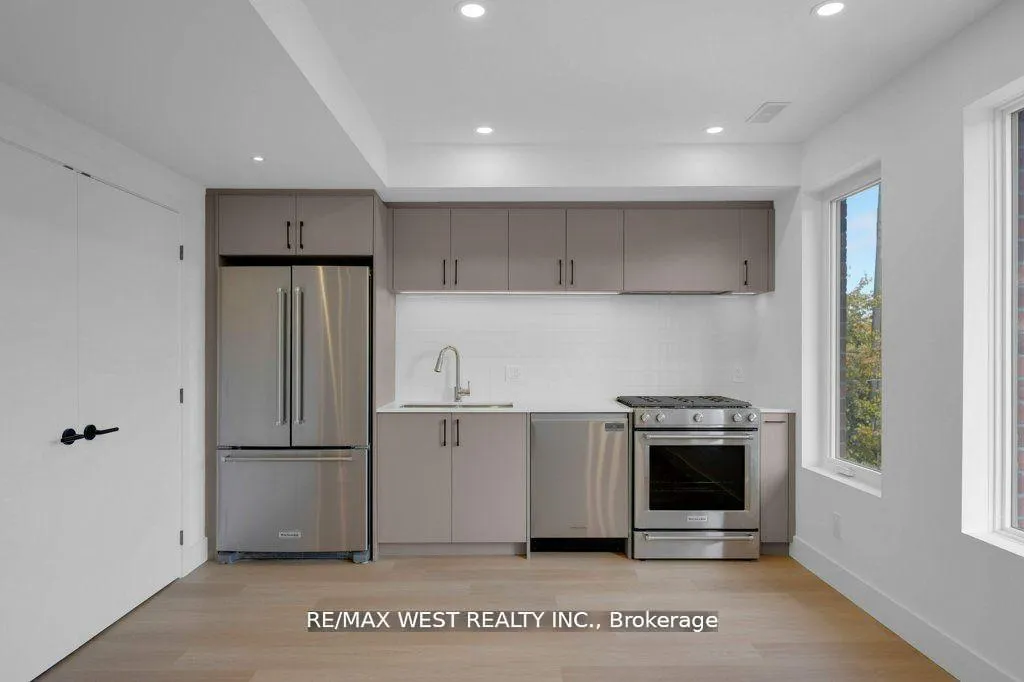 Photo 10 of Unit C, 502 Atlas Avenue, Toronto, Oakwood Village — HOMEH