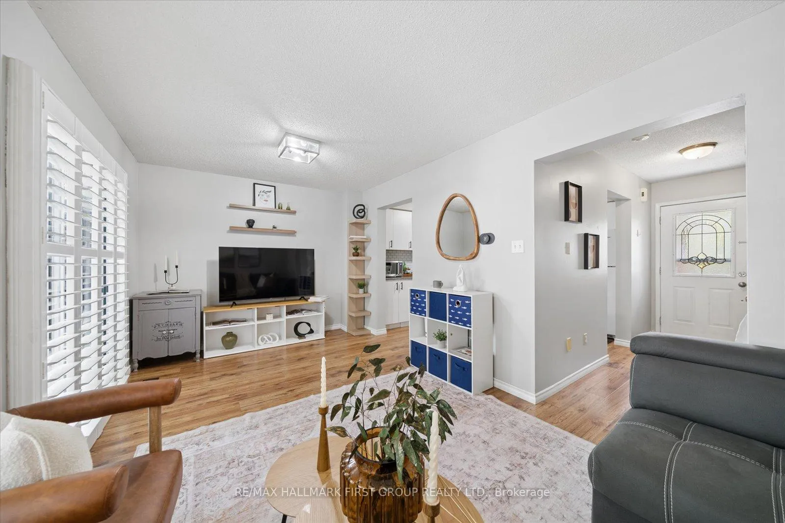 Photo 3 of 95 Vail Meadows Crescent, Clarington, Bowmanville — HOMEH