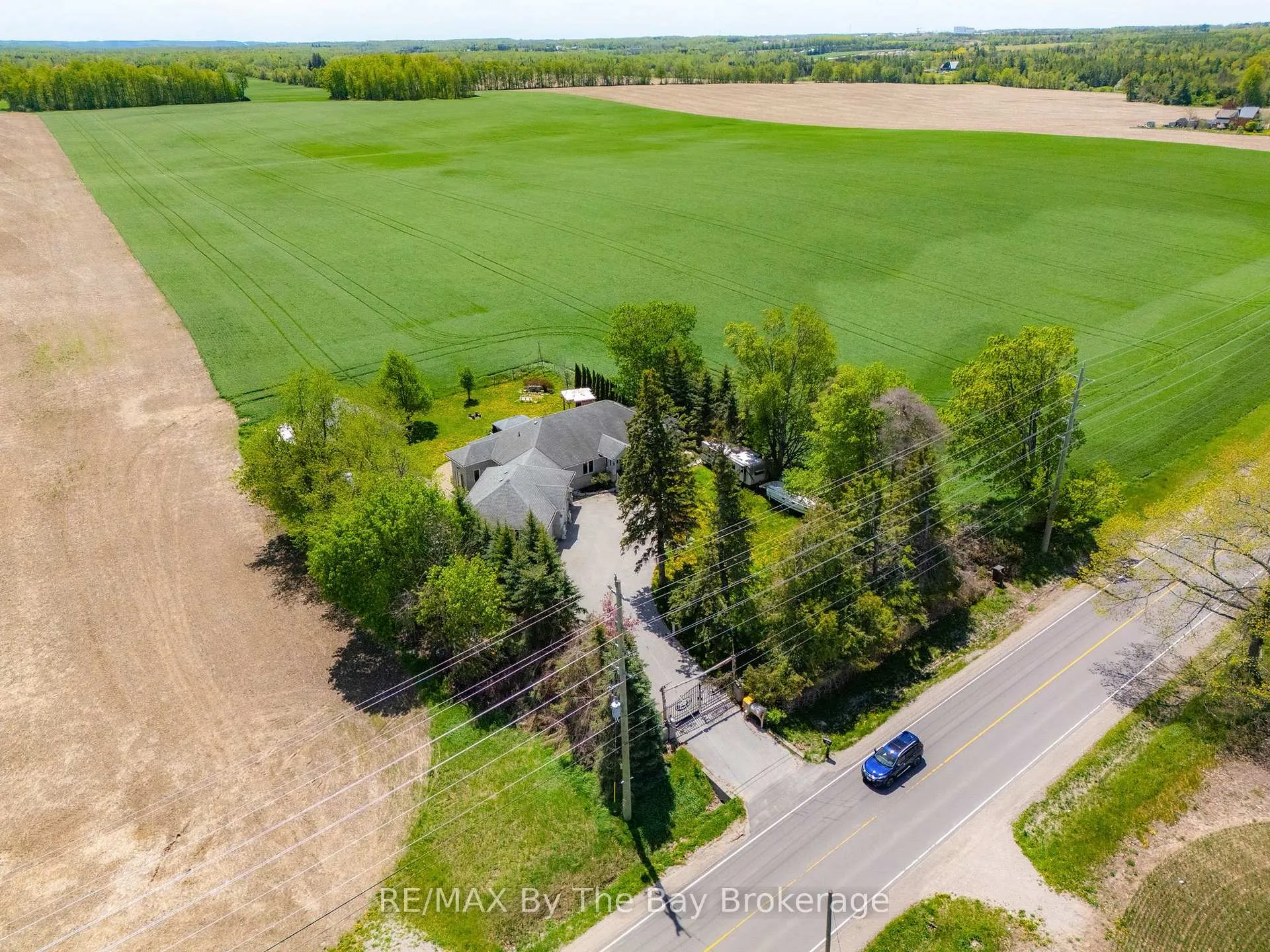 Photo of 2569 Lockhart Road