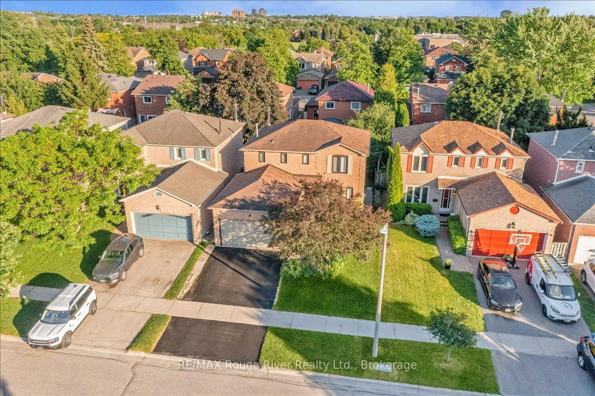 Photo 1 of 5 Gurr Crescent, Ajax, Central West — HOMEH