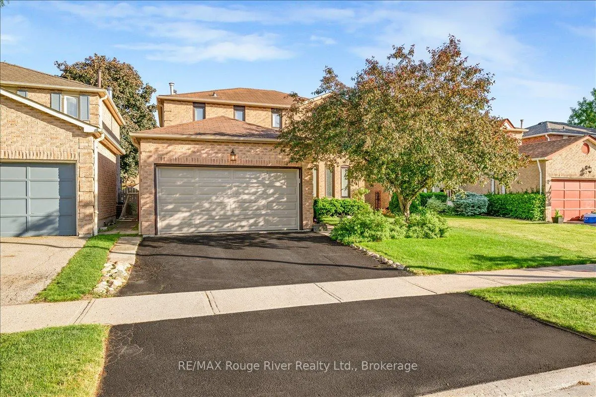 Photo 2 of 5 Gurr Crescent, Ajax, Central West — HOMEH