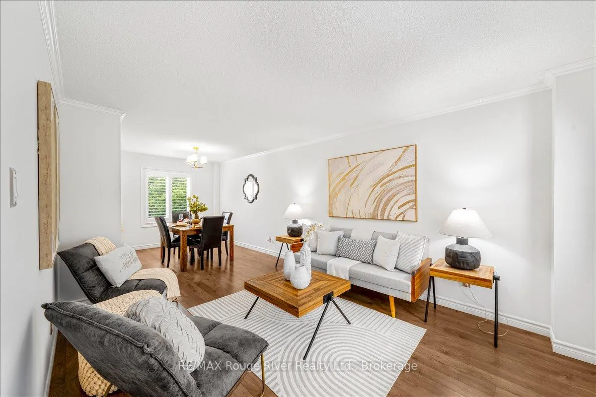 Photo 6 of 5 Gurr Crescent, Ajax, Central West — HOMEH