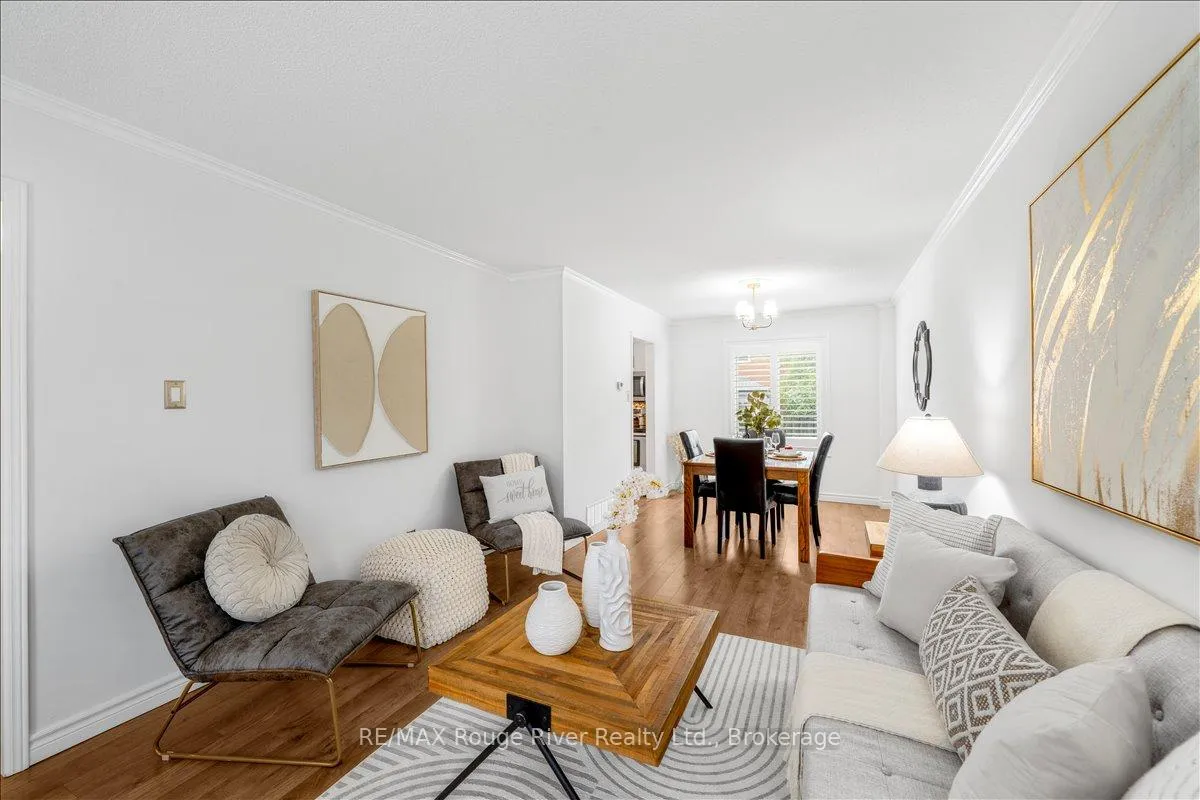 Photo 11 of 5 Gurr Crescent, Ajax, Central West — HOMEH