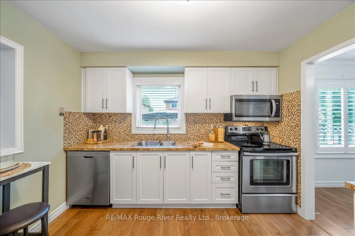 Photo 18 of 5 Gurr Crescent, Ajax, Central West — HOMEH