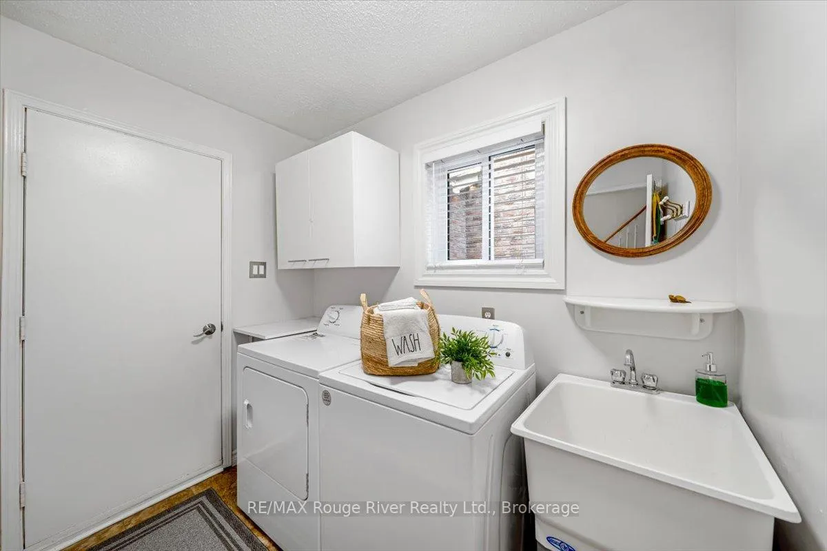 Photo 22 of 5 Gurr Crescent, Ajax, Central West — HOMEH