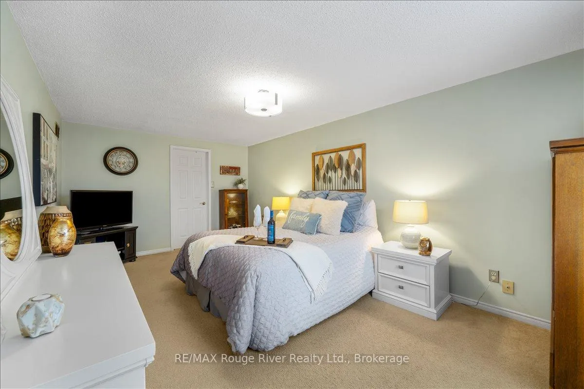 Photo 26 of 5 Gurr Crescent, Ajax, Central West — HOMEH