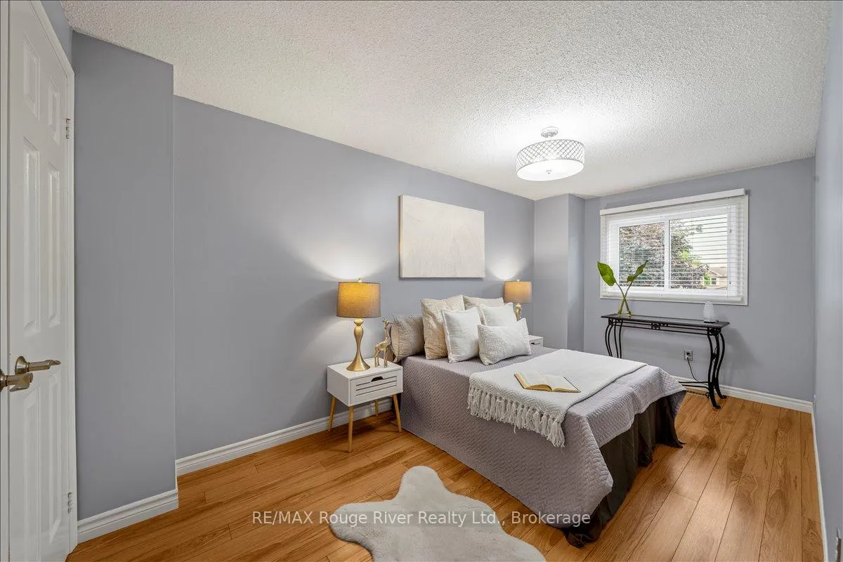Photo 32 of 5 Gurr Crescent, Ajax, Central West — HOMEH