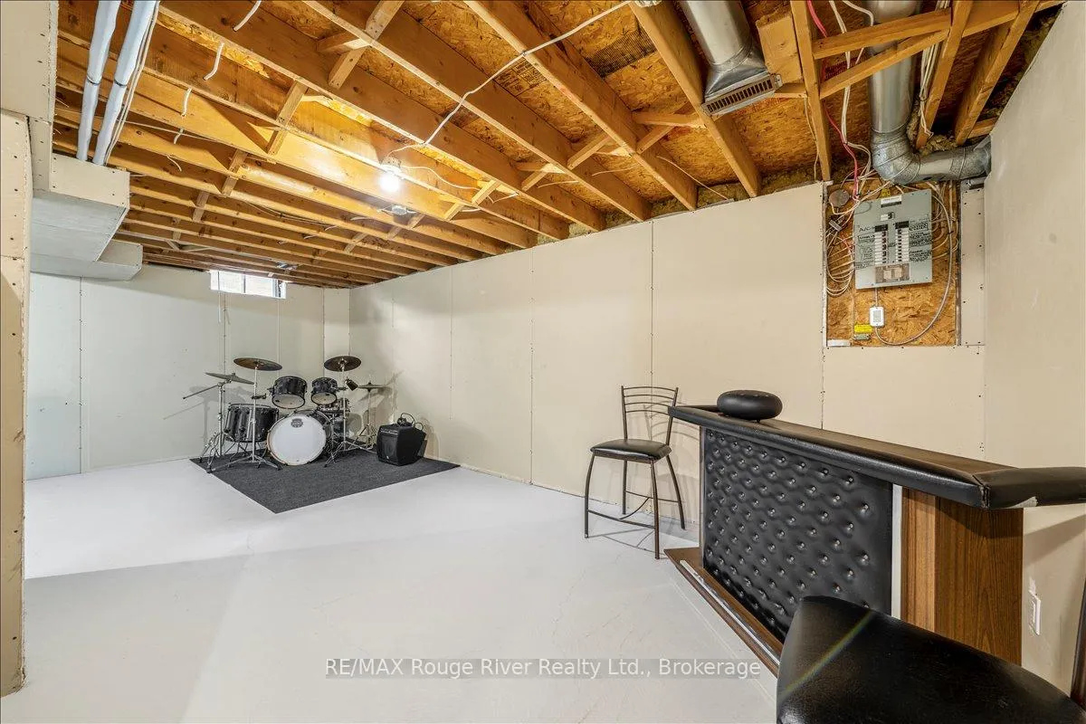 Photo 35 of 5 Gurr Crescent, Ajax, Central West — HOMEH