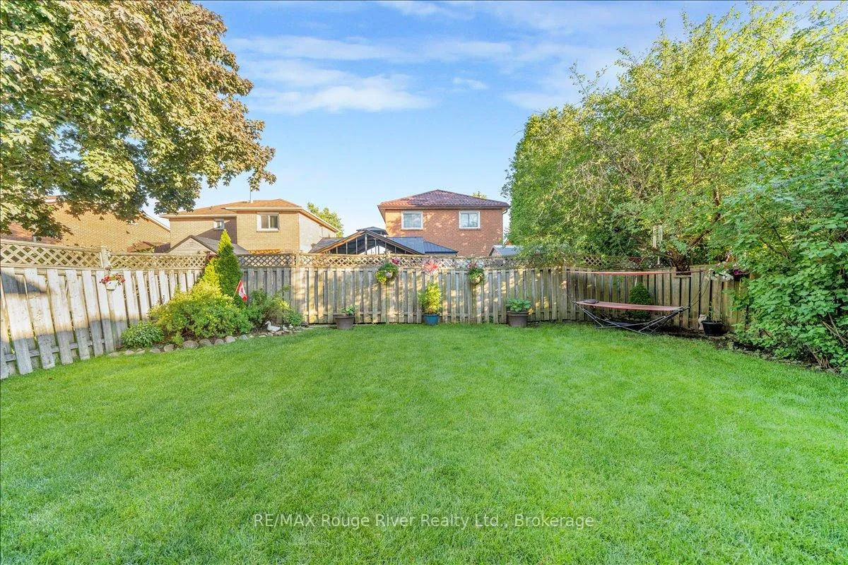 Photo 45 of 5 Gurr Crescent, Ajax, Central West — HOMEH