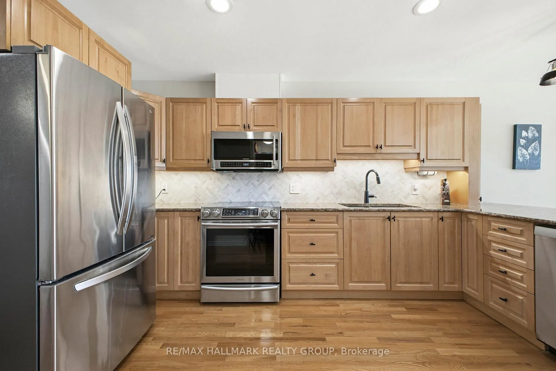 Photo 4 of 303B James Street, Ottawa, Ottawa Centre — HOMEH