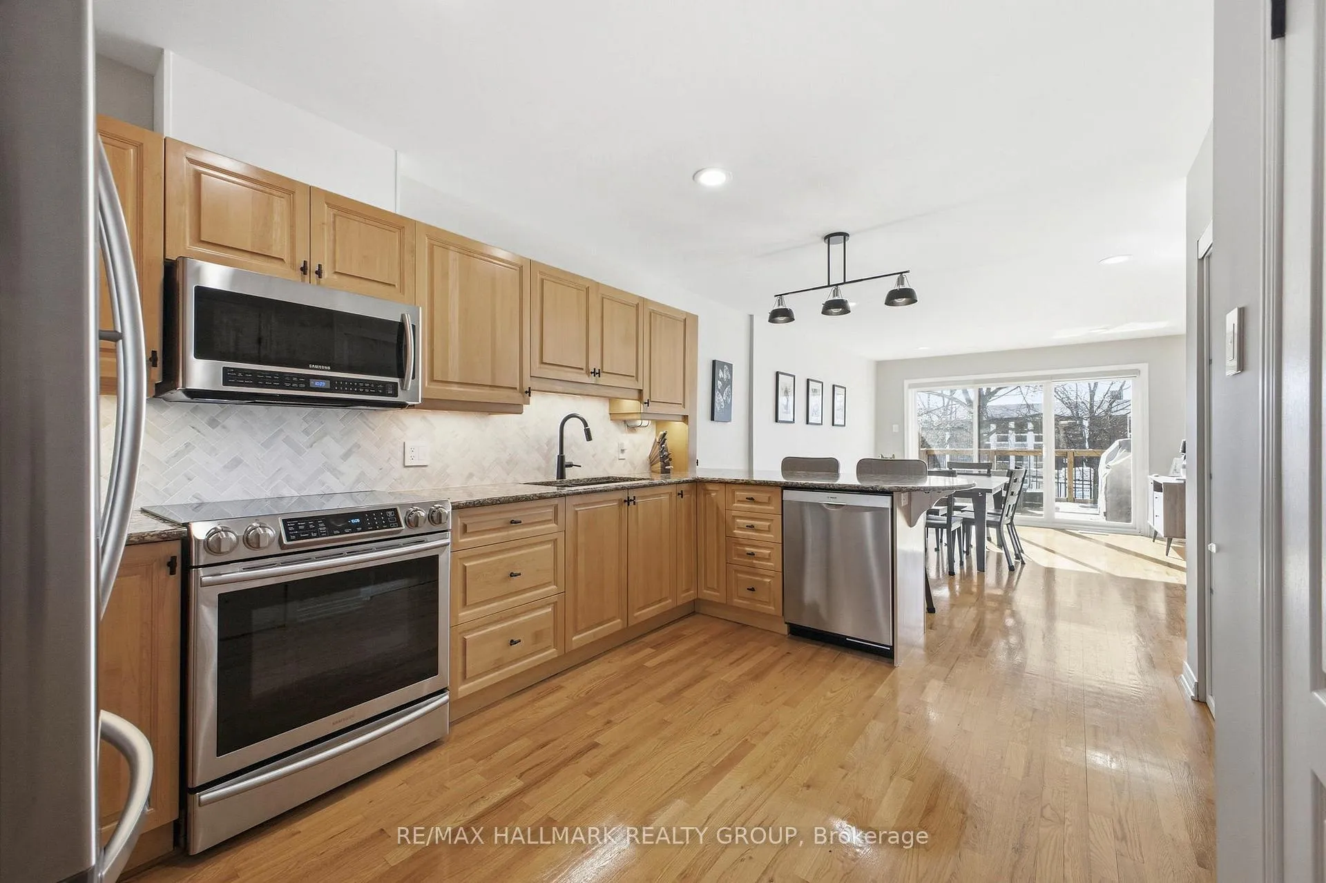 Photo 5 of 303B James Street, Ottawa, Ottawa Centre — HOMEH