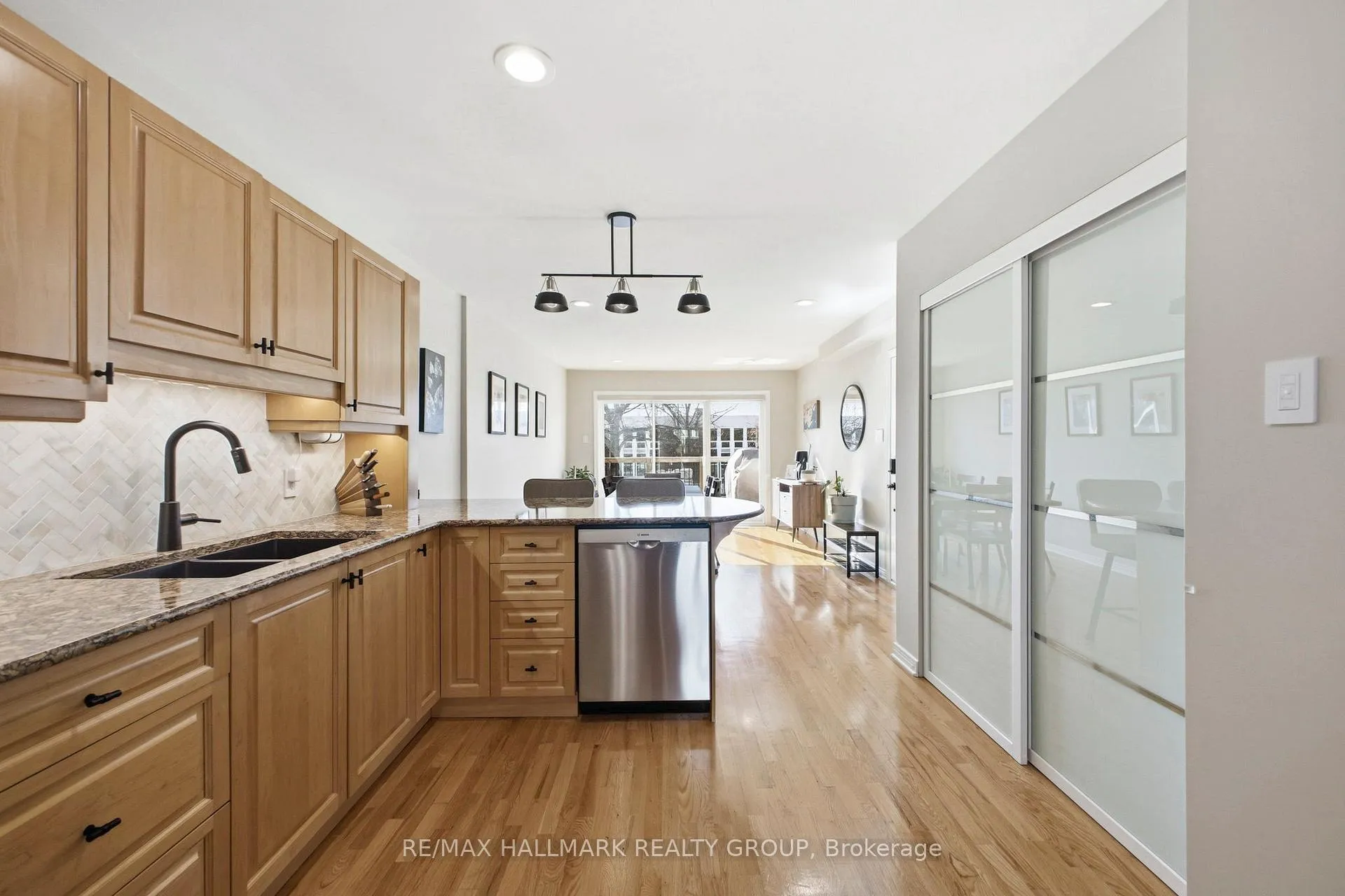 Photo 8 of 303B James Street, Ottawa, Ottawa Centre — HOMEH