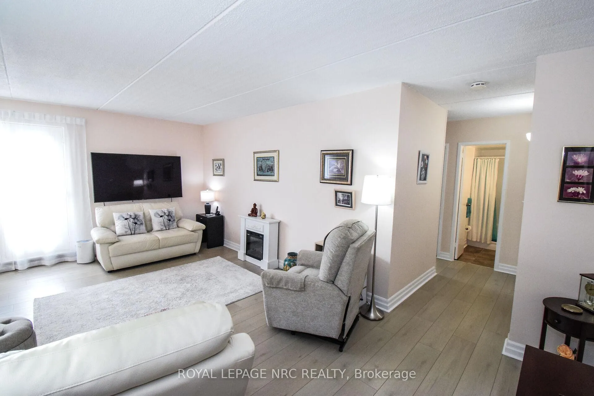 Photo 2 of Unit 320, 198 Scott Street, St. Catharines, Fairview — HOMEH