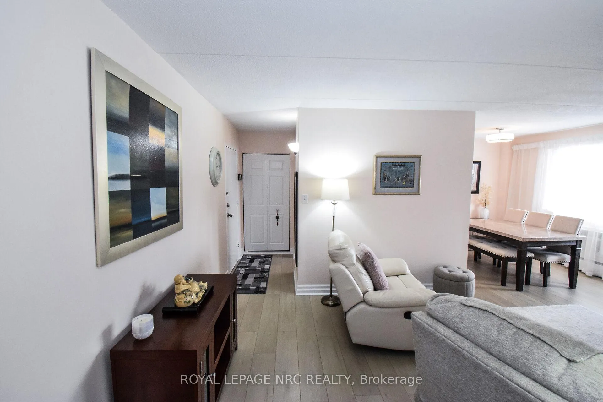 Photo 3 of Unit 320, 198 Scott Street, St. Catharines, Fairview — HOMEH