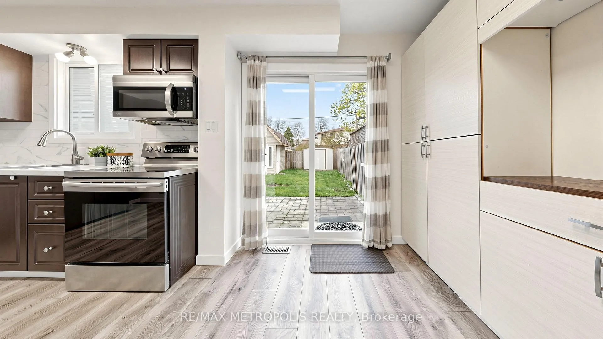 Photo 9 of 334 Killarney Court, Oshawa, Lakeview — HOMEH