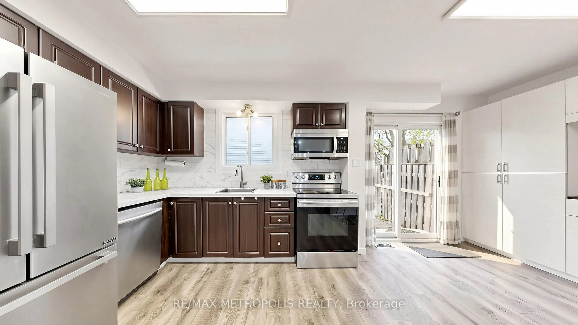 Photo 11 of 334 Killarney Court, Oshawa, Lakeview — HOMEH