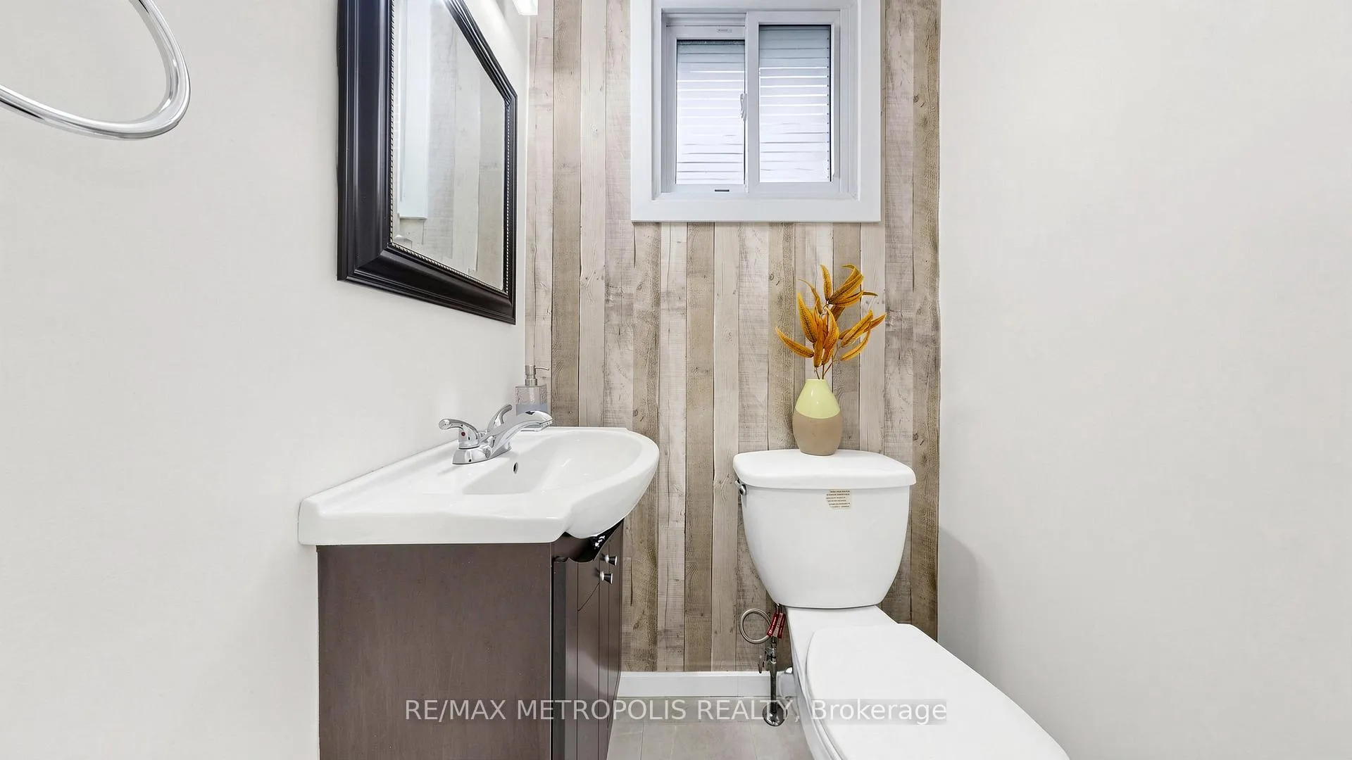 Photo 13 of 334 Killarney Court, Oshawa, Lakeview — HOMEH