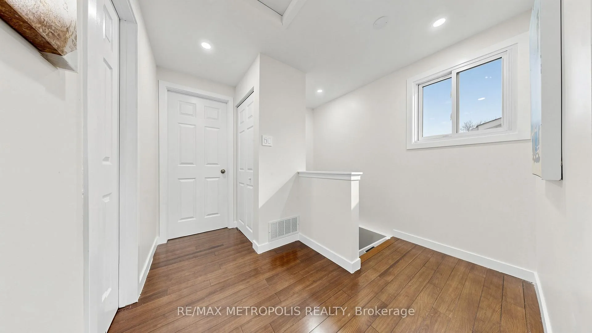 Photo 15 of 334 Killarney Court, Oshawa, Lakeview — HOMEH