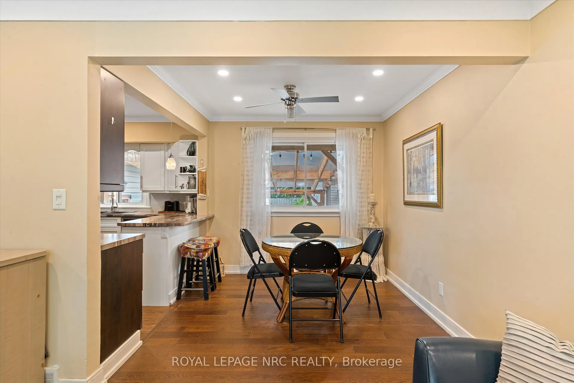 Photo 7 of 10 Wakelin Terrace, St. Catharines, Carlton/Bunting — HOMEH